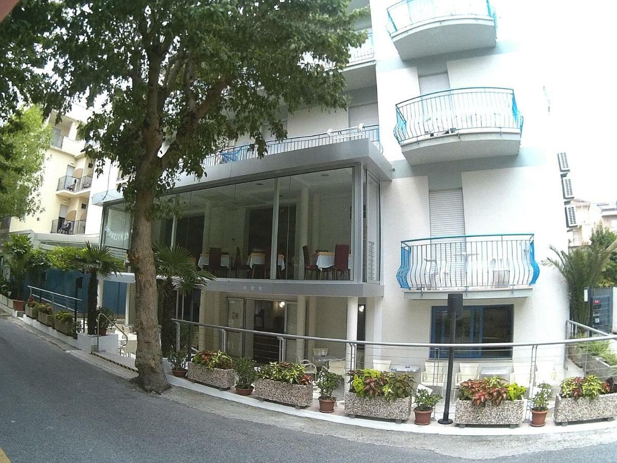 Hotel Azzurro Cattolica Exterior foto